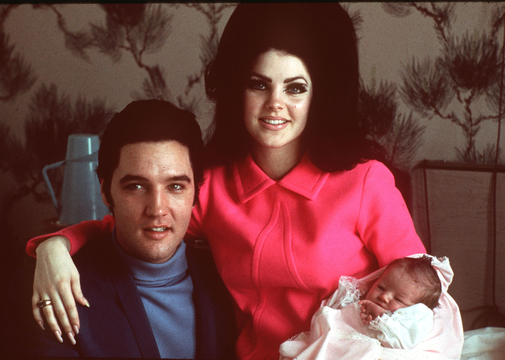 1959: Elvis Presley & Priscilla Beaulieu